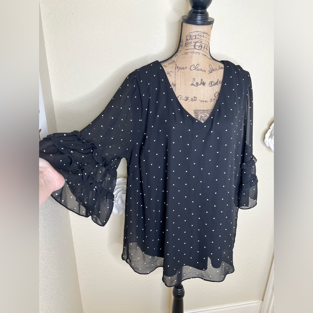 NTM: Torrid Crinkled Textured Chiffon Black & White Sheer Overlay Blouse Size 2X - Picture 7 of 16